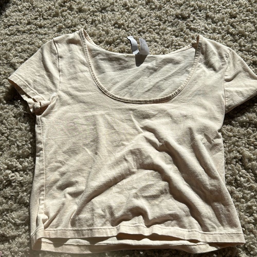 Creme Form fitting baby t